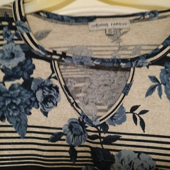 New Absolutely Famous Gray Blue Flowered Long Sleeved Tunic Top Size Women's 3X - Picture 2 of 3